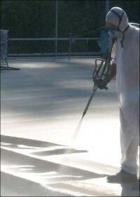 Spritzfolie aus PU-Harz als alternative Abdichtung unter Gussasphalt