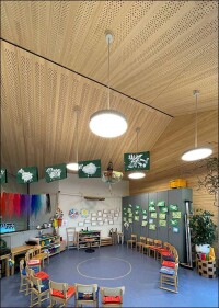 Kiefer Klimatechnik mit Schlitzdurchlässen im Neubau eines dörflichen Kindergartens