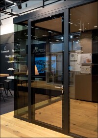 Materialstudie von Strähle auf der Orgatec: Glaswandsystem auf Basis einer Holzkonstruktion