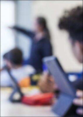 Rosenberger OSI will Schuldigitalisierung mit Glasfaservernetzung vorantreiben