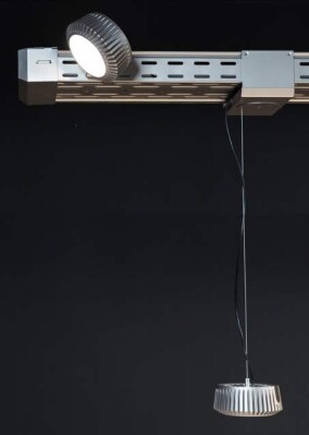 Mehr als ein Kabeltragsystem aus der Hand von Designern ... sowie PohlCon und Steng Licht