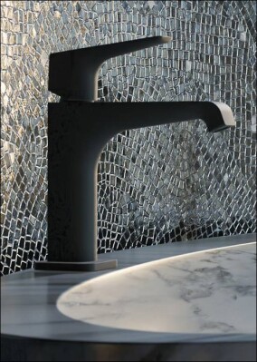 Axor lackiert immer mehr Armaturen in Matt Black