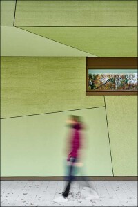 Vorgehängte hinterlüftete Putzfassade von Knauf im schulischen Einsatz