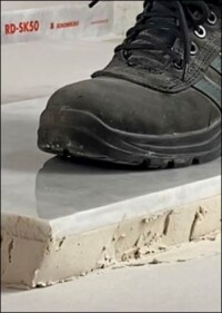 Neuer Natursteinmörtel von Schomburg für Schichtstärken bis 30 mm