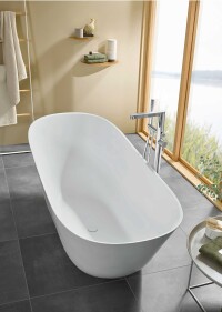 Design-Ikone im Bad - neue freistehende Badewanne Theano Curved Edition von Villeroy & Boch