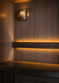 Die ausfahrbare, platzsparende KLAFS S1 Sauna in neuer Edition im eleganten Schwarz