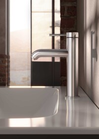 Komfortable Auslaufhöhe ergänzt die Vielfalt der IXMO Waschtischarmaturen von Keuco