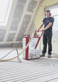 Schlank im Aufbau, schnell im Einbau: Rigidur Estrichelemente und ECOtherm Fußbodenheizung für komfortable Wärme in Bestandsgebäuden