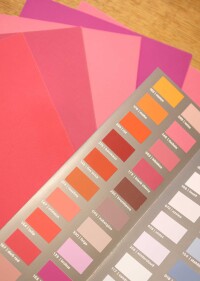 Trendfarbe 2023: Viva Magenta! Volvox feiert Rottöne in all ihren Variationen