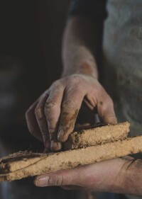 Leipfinger-Bader: Heizen und kühlen mit Wand- und Deckenplatten aus Lehm