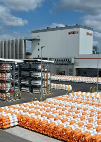 Bauder eröffnet modernste Anlage zur Produktion von Kunststoff-Dachbahnen Europas