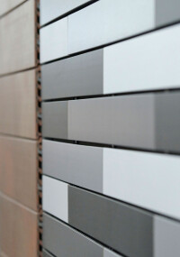 Ökologische Designfassade: Keramische Paneele im Standardformat von Tonality