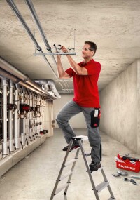 Leichtes Schienensystem von Fischer (FLS) für horizontale und vertikale Installationen im Wohnbausektor