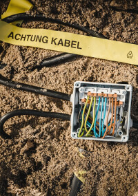 Wasserdichte Verbindungsdose Abox XT SL für den Außenbereich von Spelsberg