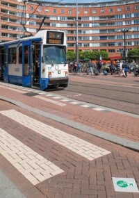 Arbeitsgemeinschaft Pflasterklinker e.V.: lichtechte Pflasterklinker für visuelle Bodenindikatoren