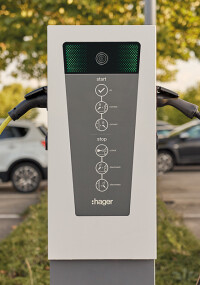 Neue E-Ladetechnologie von Hager