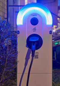 Schneider Electric: die neue eichrechtskonforme EVlink Pro AC-Ladelösung