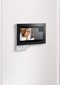 Livebild vom Hauseingang via Video-Türsprechanlage und Siedle App