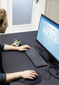 Der CLIQ Local Manager Remote bringt Online-Funktionen in ein Offline-Zutrittskontrollsystem