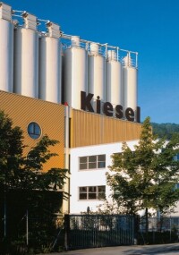 Cemex übernimmt Kiesel Bauchemie