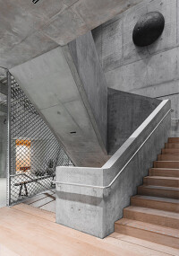 Lichtdesign, Nachhaltigkeit und Kultur: Das Haus Spore Initiative in Berlin