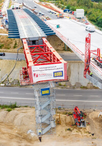 Salzbachtalbrücke: Zweiter Taktvorschub für Nordbrücke abgeschlossen
