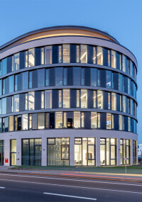 Sonnenschutzglas in der Fassade des Neubaus der KVNO in Köln