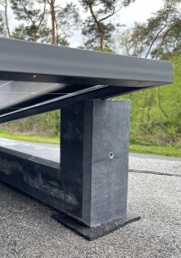 Greenakku: L-Steine von Wattstone für einfache Montage an PV-Anlagen