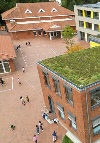 Brötje Wärmepumpe und Bestand-Heizkessel im Schulbau in Vechta