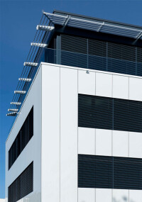 sedak gsp: Ganzglasfassade für Molkerei Verwaltungsgebäude