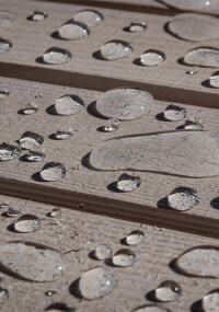 Wasserabweisende Holzfassaden mit Abperleffekt von Mocopinus
