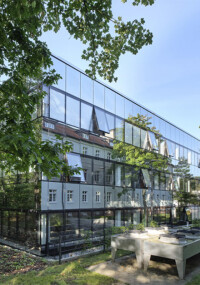 Ganzglasfassade im Structural-Glazing-Prinzip beim Akademie-Neubau der Hamburger Polizei