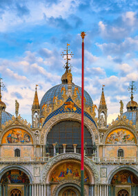 Fischer Injektionsmörtel an Glasbarrieren am Markusdom in Venedig