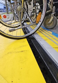 Fiscos Rampen an Jenaer Straßenbahn-Haltestellen