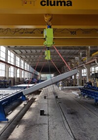 Modulare Wendevorrichtung positioniert sperrige Lasten bis 100 Tonnen