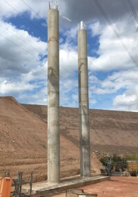 Pfeiler für Autobahnbrücke der neuen A44