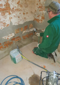 Veinal: Mauertrockenlegung und Komplettsanierung des Rathaus Buttenwiesen