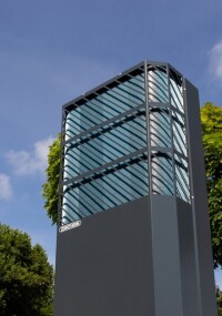 Neue Lambda-Wärmepumpe für große Sanierungsprojekte von Zewotherm