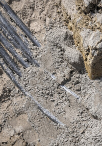 Heidelberg Materials: Verlegungen von Erdkabeln im Solarpark Gundelsheim in wärmeleitfähigem Bettungssand
