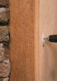 Holzfaser-Innendämmsystem nach Sandwichprinzip mit Untergrundausgleich und Dampfbremse