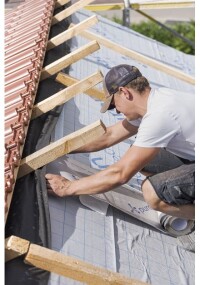Puren: 2.500 m² Dachdämmung bei der Sanierung der Hauptniederlassung von Magura