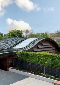 Kalzip: Gewölbtes Dach für Wimbledon