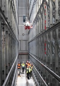 Dachziegelhersteller Erlus setzt automatisiertes Hochregallager ein