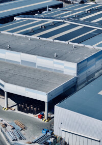 Oknoplast: Neues automatisiertes Hochregallager mit 30.000 m³ Kapazität