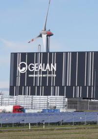 Gealan: Neues vollautomatisiertes Hochregallager in Tanna