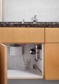 Energetische Sanierung mit Klein-Durchlauferhitzern MCX von Clage am Deutsche Bahn-Standort Berlin