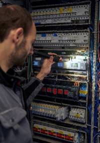 Reverion Brennstoffzellenkraftwerke mit Helukabel-Leitungen