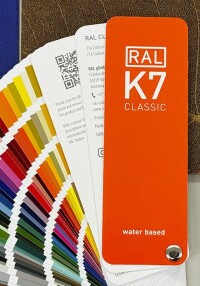 Wasserbasierter RAL K7 Classic Farbfächer