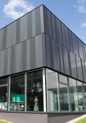 Domicos Planum-Fassade am „Campus Schwarzwald”