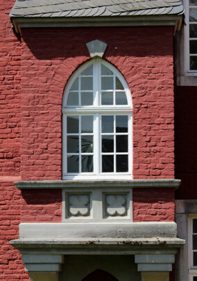 Niveau Fenster „HistoricLine” für die Altbausanierung